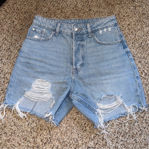 H&M Bermuda mom distressed shorts women’s 2 - Picture 2 of 5